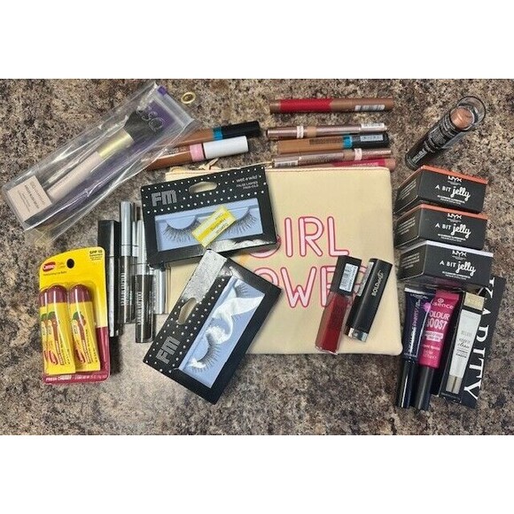 Lot of 26 Make Up Pieces NYX Carmex Covergirl Burts Bees Bronzer Eye Shadow #14 - Picture 1 of 4